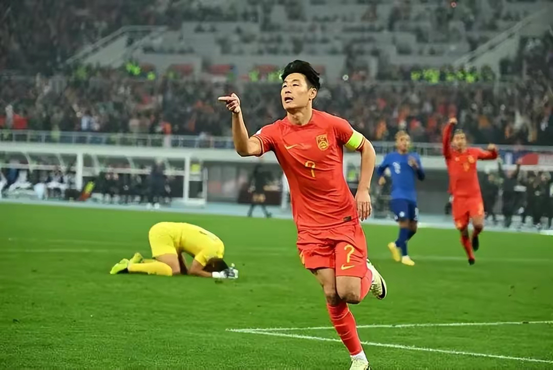 雷速直播-中国足球小将在比赛中展现出色发挥