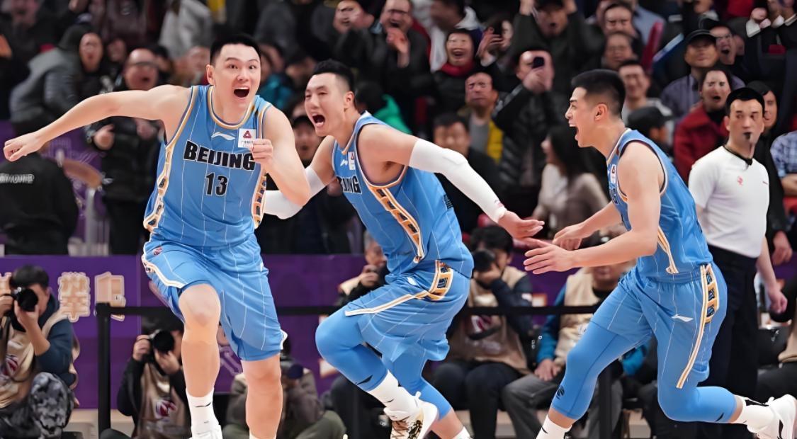 北京首钢队逆转福建队，取得胜利