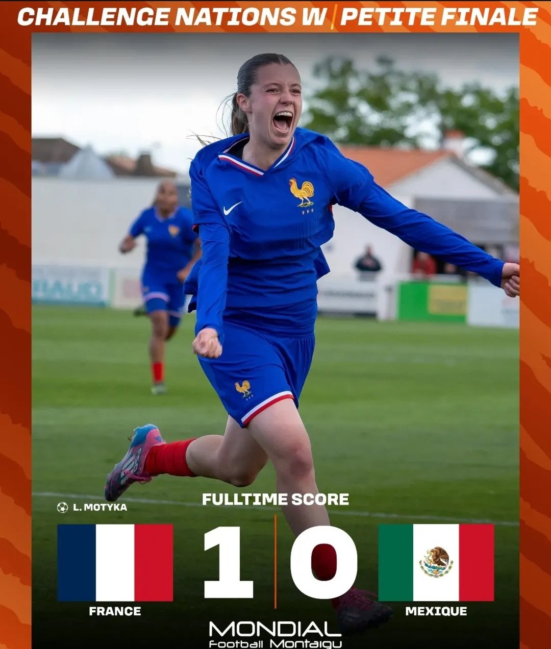 葡萄牙女足队员鼓舞士气，备战国际杯赛