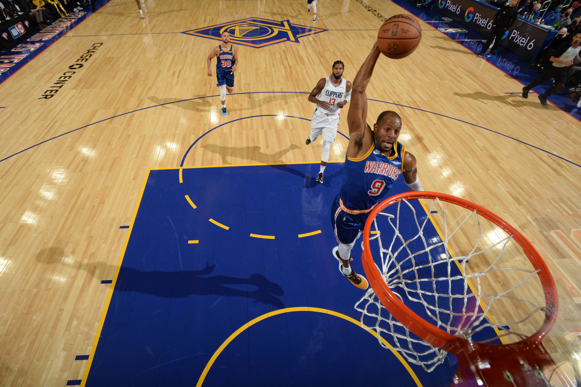 雷速体育-勇士横扫尼克斯，乔治惊艳四座