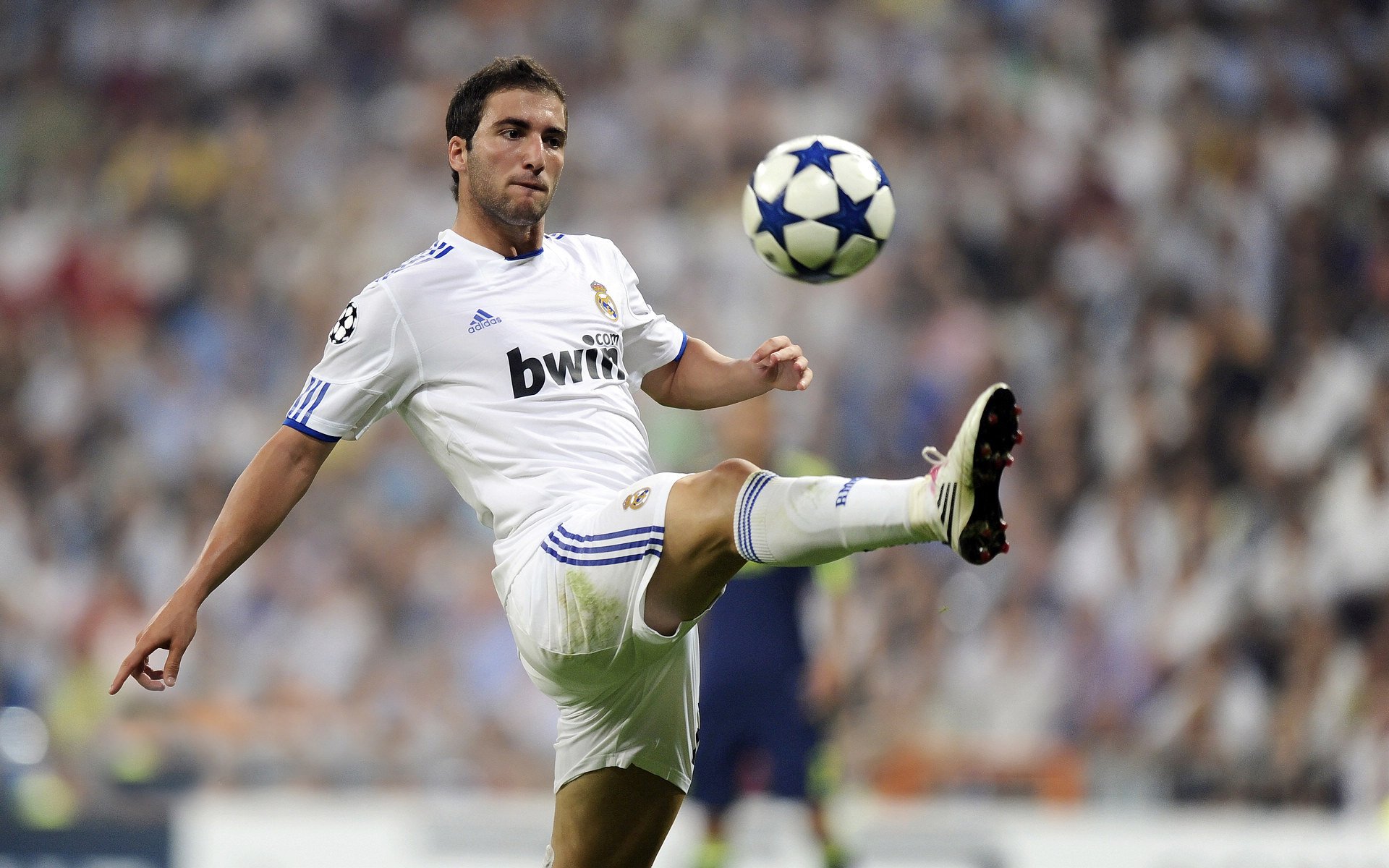 萨拉赫关键一击定乾坤，哥伦比亚战术完胜苏格兰