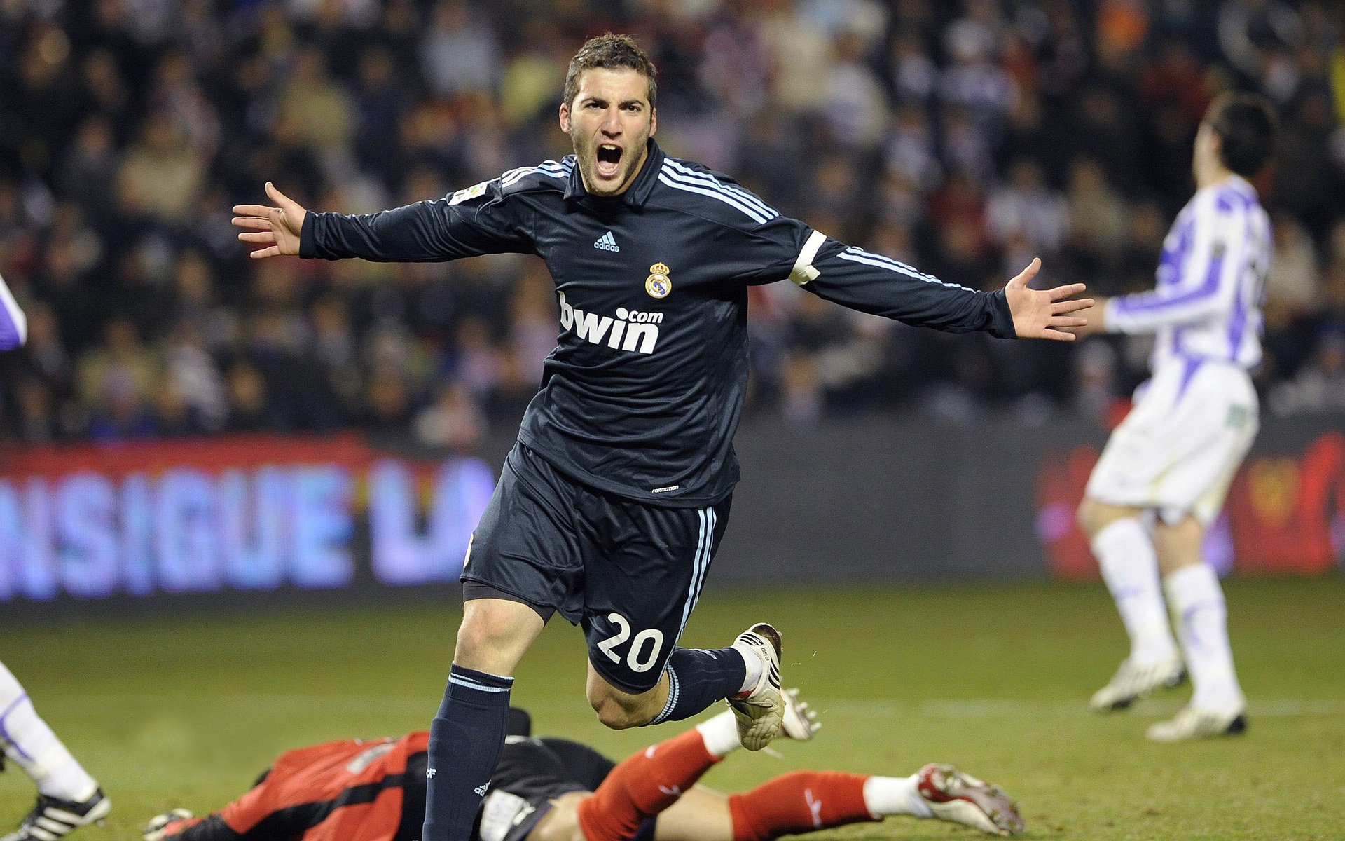 马赛节奏，英格兰迷失，巴尔韦德如何以掌控之力主宰比赛走向